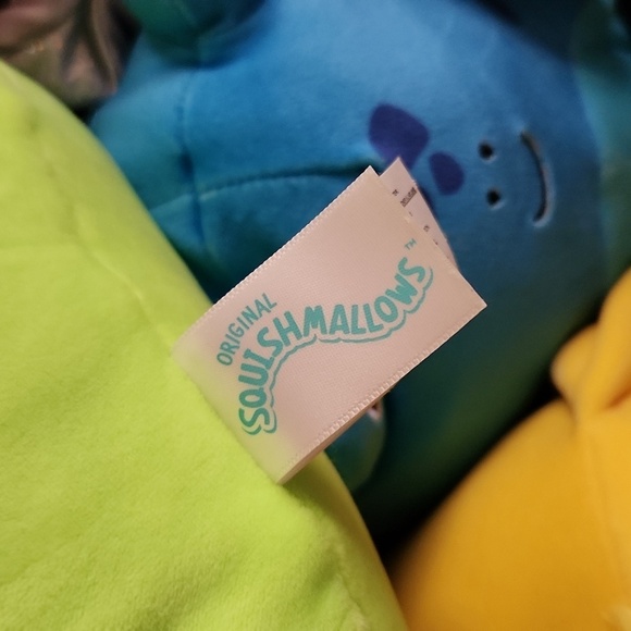 Sunny squishmallows blacklight responsive 8 imch NO TAG - Picture 3 of 4